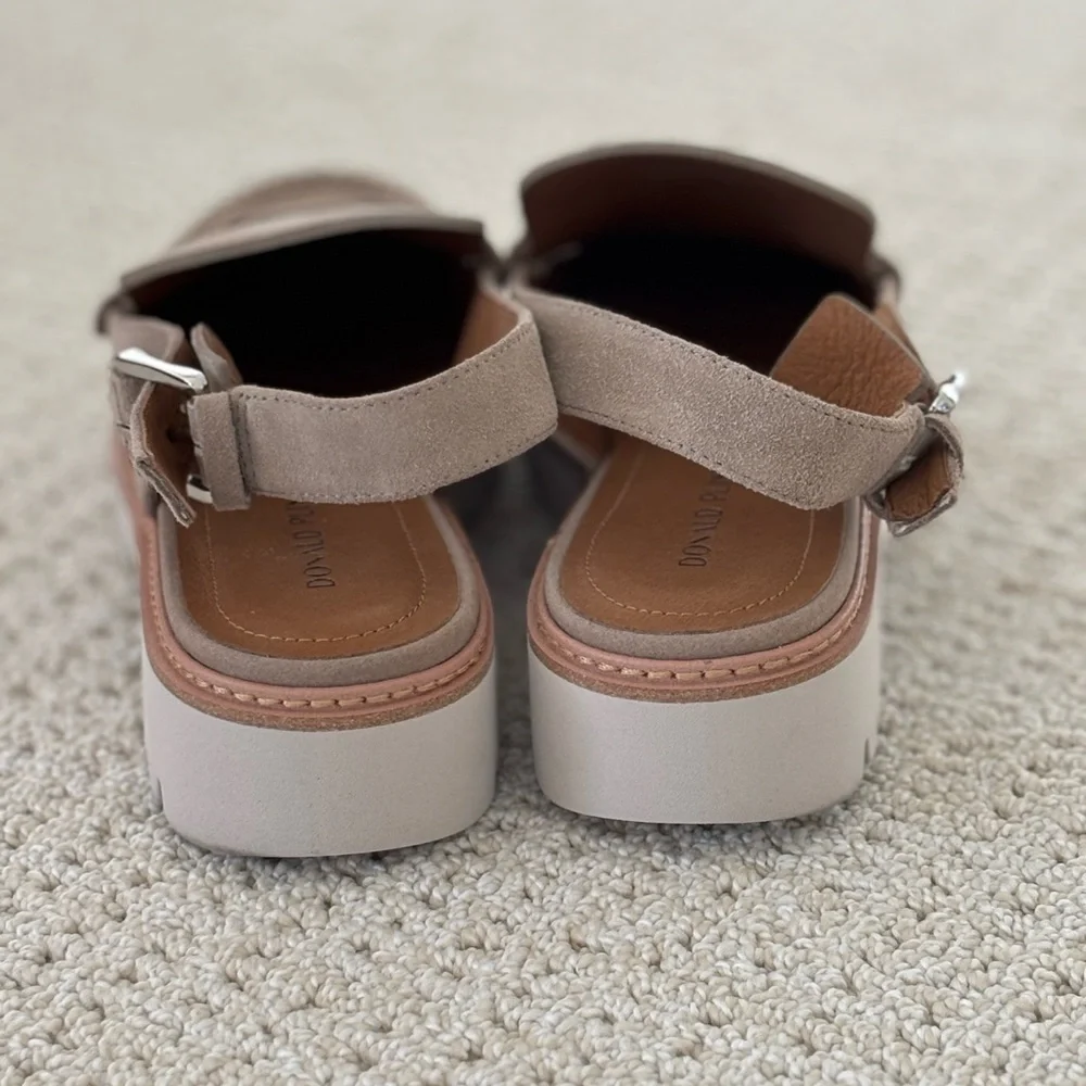 Donald Pliner Halie Suede Loafer Taupe Sz 9 - Picture 2 of 7